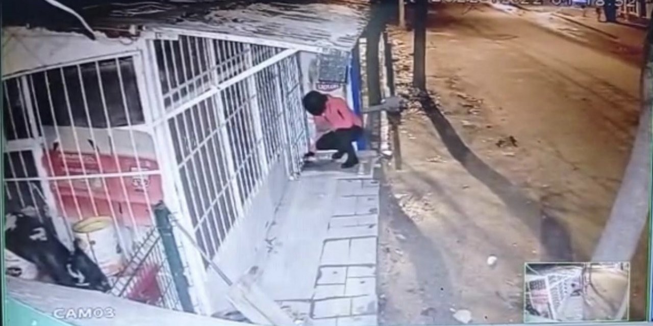 Büfeyi benzin dökerek yaktı