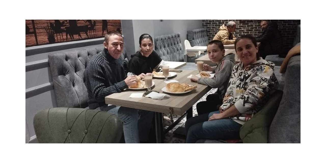 Eyüpsultan’daki yangında hayatını kaybeden işçiden geriye aile fotoğrafı kaldı