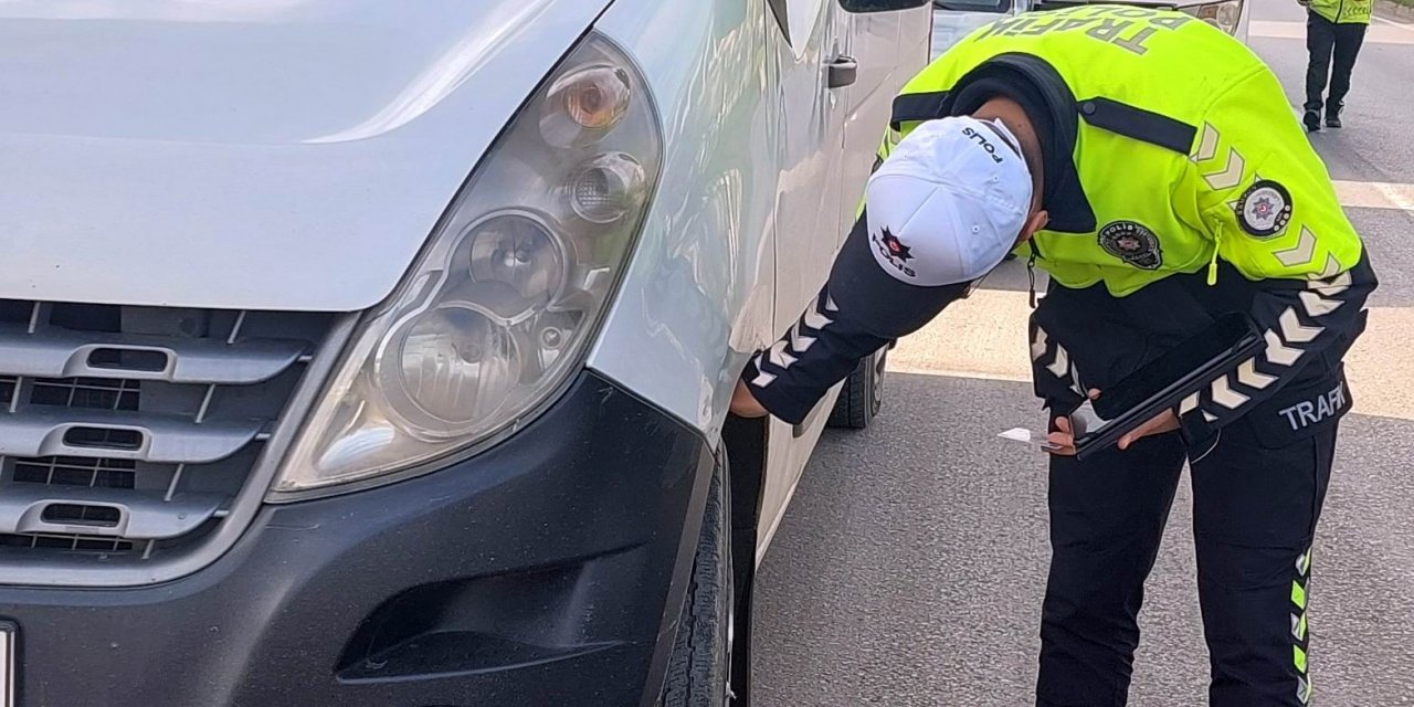 Kış lastiği kuralına uymayan 172 sürücüye ceza