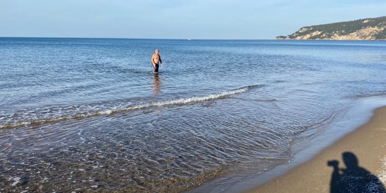 74’lük dede kış ortasında denize girdi