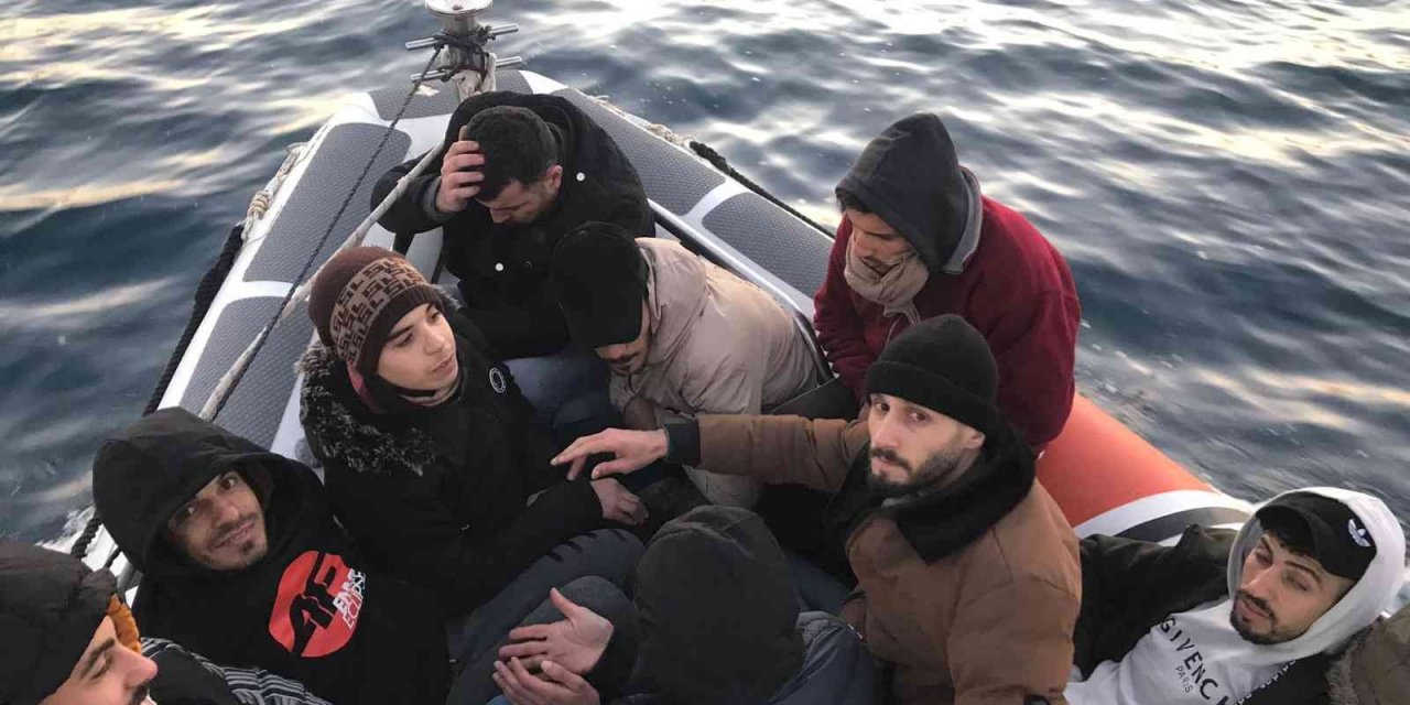 Yunanistan’ın ölüme ittiği 116 düzensiz göçmen kurtarıldı