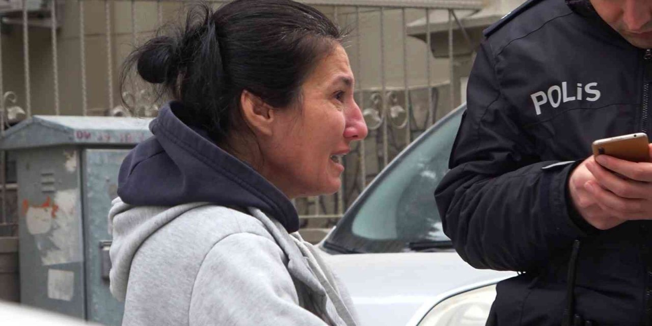 Üvey babasını bıçaklayıp kendini ihbar etti