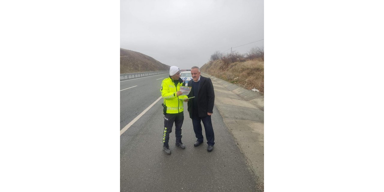 Elazığ’da vatandaşlar trafik kuralları konusunda bilgilendirildi