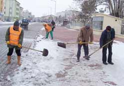 Karapınar'da buzlanmayla mücadele