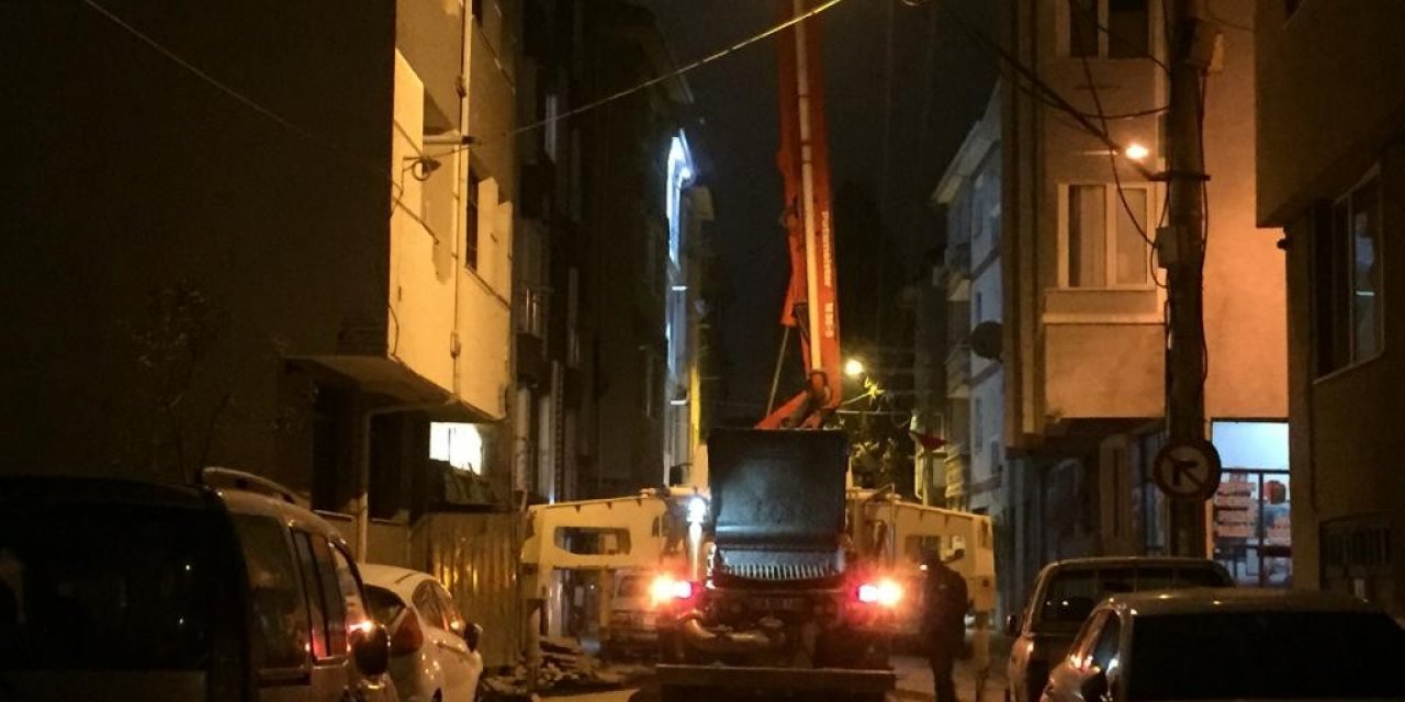 Gece vakti devam eden inşaat çalışması mahalle sakinlerinin huzurunu kaçırdı