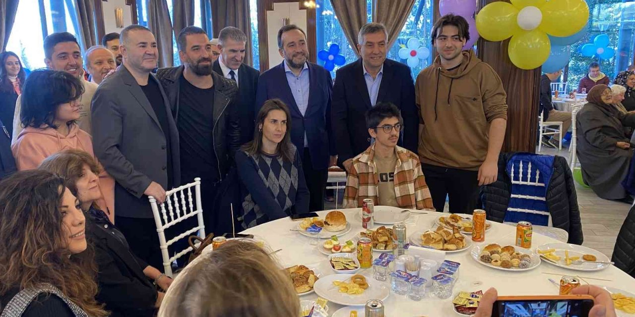 Şafak Sezer ve Arda Turan, Şile’de özel bireylerle bir araya geldi