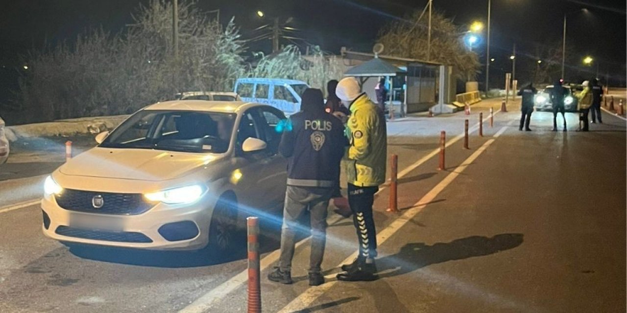 Umuma açık yer denetimi ve yol uygulaması yapıldı