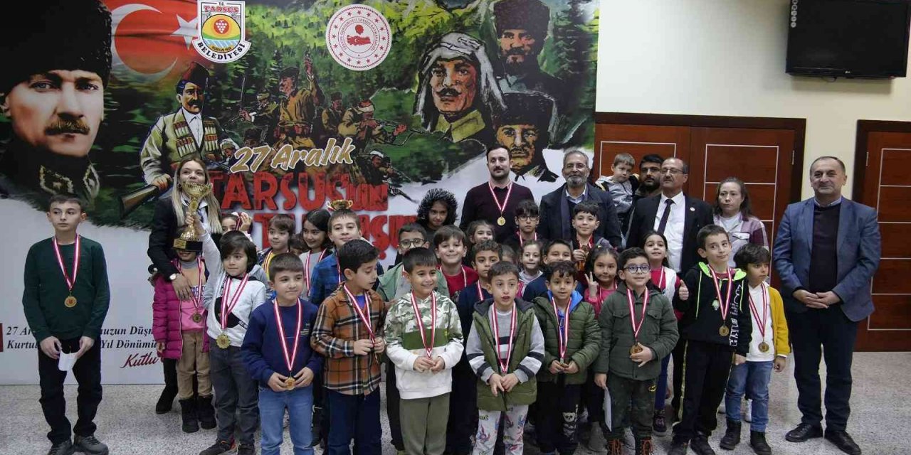 Tarsus’ta düzenlenen satranç turnuvasında ödüller sahiplerini buldu