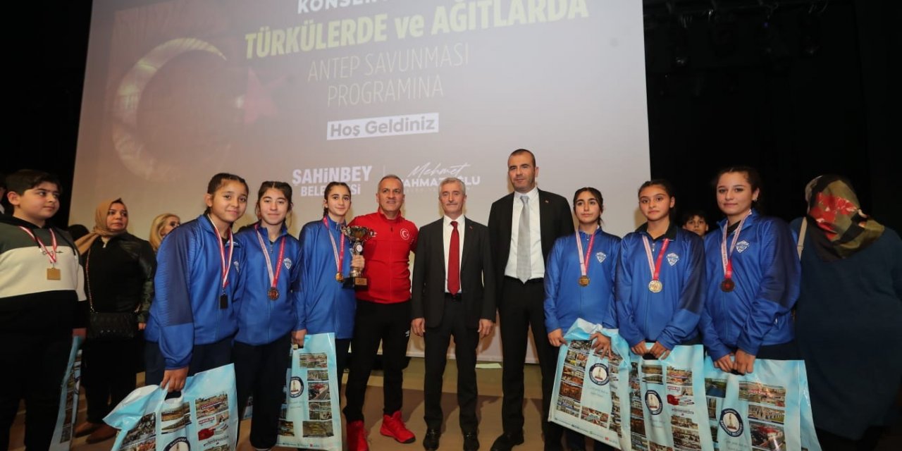 Şahinbey’li gençler Gaziantep savunmasını ağıtlarla anlattı