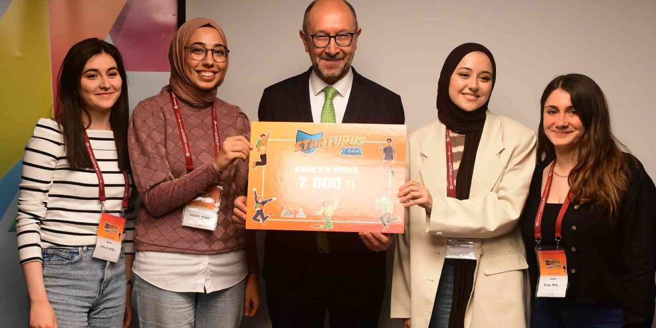 STARTUPUS Girişimcilik Atölyesi düzenlenen ödül töreniyle son buldu