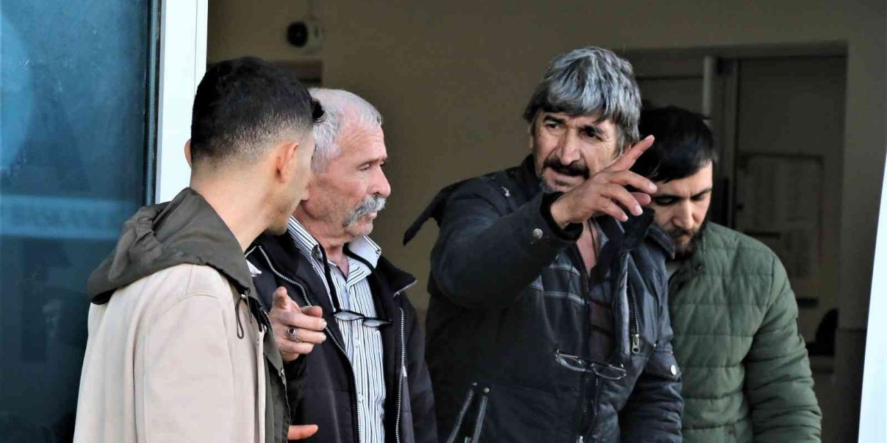 (Düzeltme) Bugün servis edilen "Üniversite mezunu 23 yaşındaki Emine kalp krizine yenik düştü" başlıklı haberimizde, hayatını kaybeden Emine Karayılan’ın fotoğrafları olarak servis edilen 2 kare, kaynağından iptal 