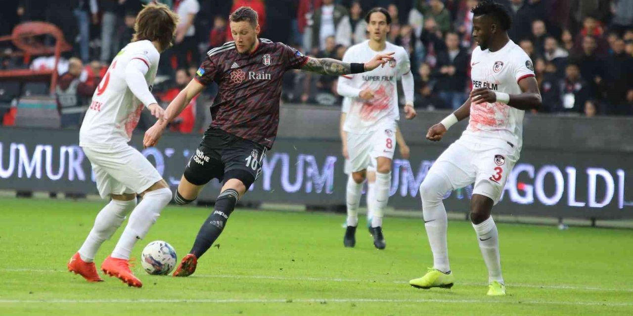 Spor Toto Süper Lig: Gaziantep FK: 0 - Beşiktaş: 0 (İlk yarı)