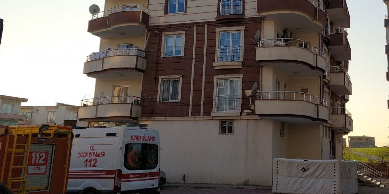 Küçük çocuklarıyla birlikte kendini eve kilitledi, 9 saatte ikna edilebildi