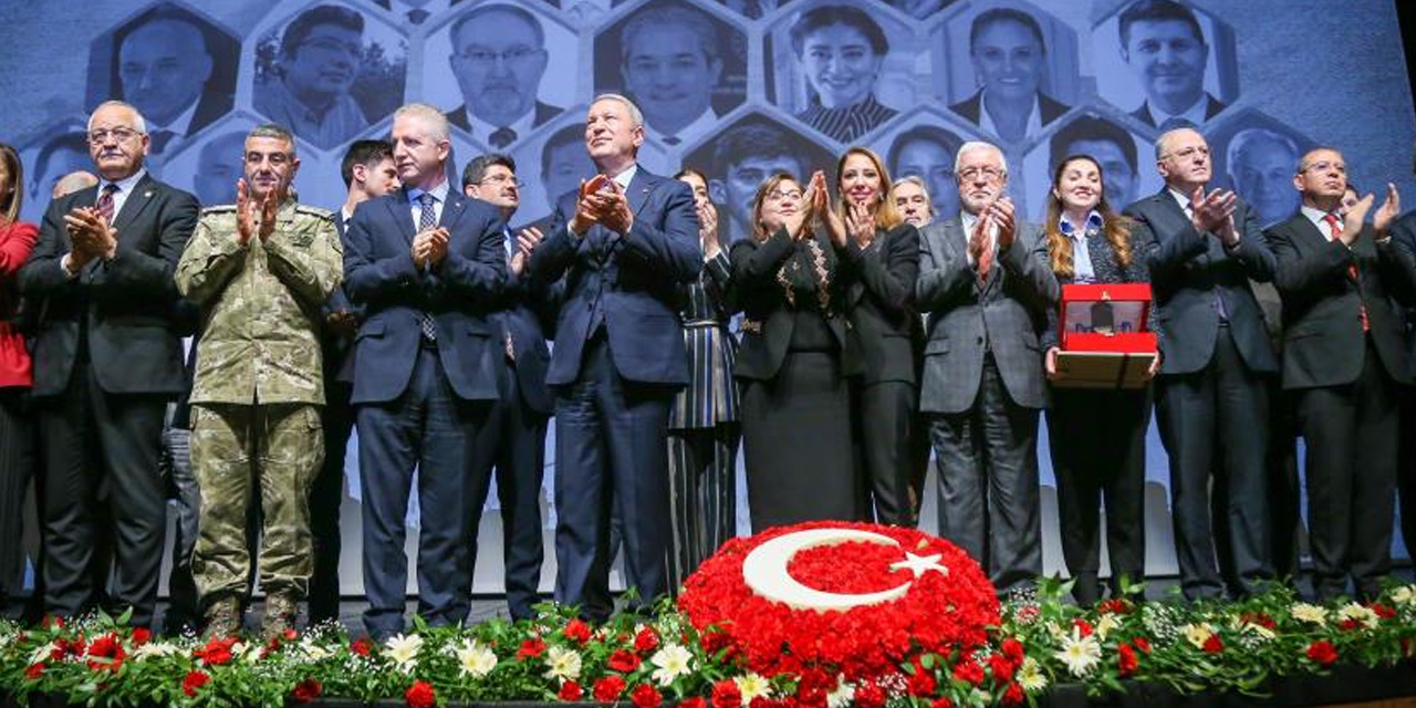 Milli Savunma Bakanı Akar'dan Yunana mesaj: Güvendikleri dağlara karlar yağmadan tarihten ders almalılar
