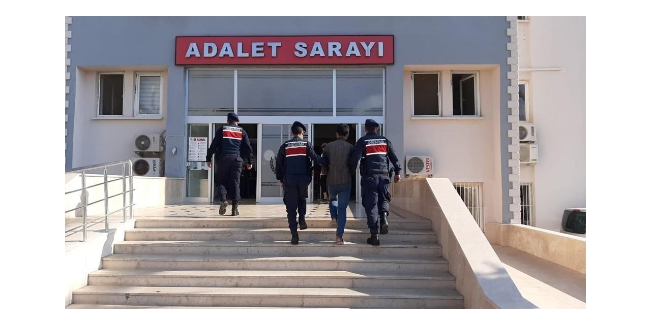 Hırsızı ayak izi ele verdi