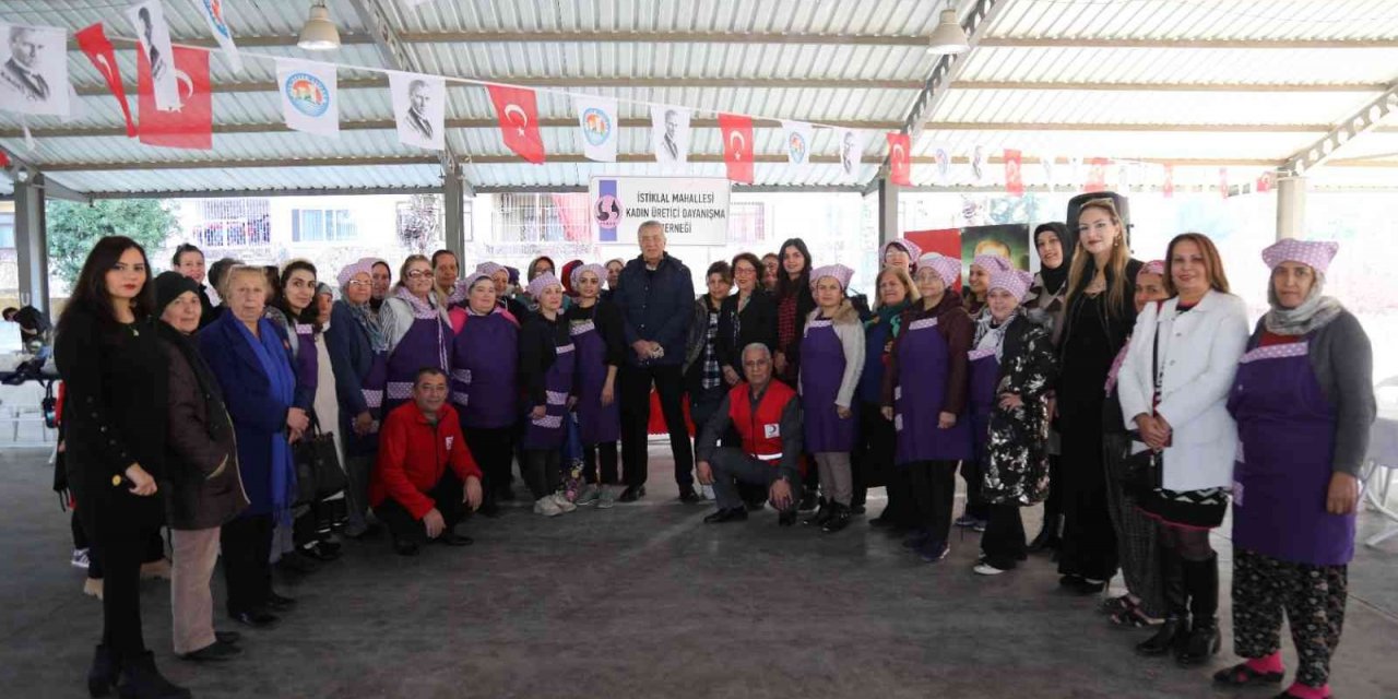 Mezitli İstiklal Mahallesi kadın üretici pazarı açıldı