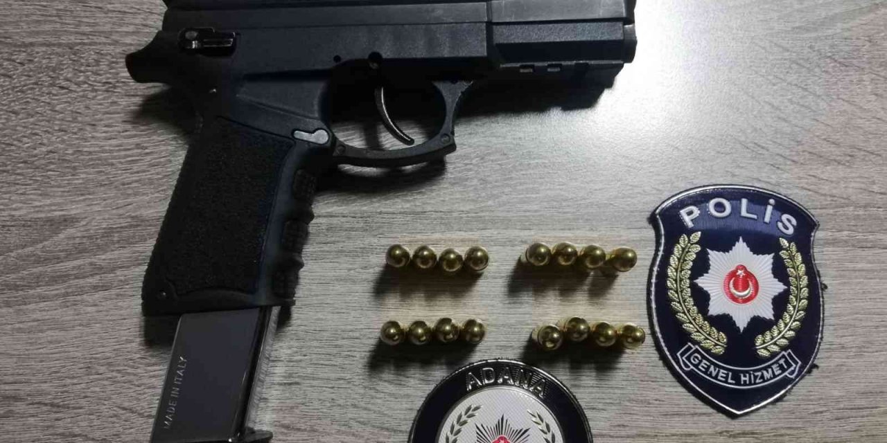 Adana’da şüphe üzerine durdurulan şahıstan tabanca çıktı