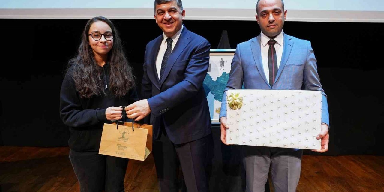 Tarihini bilen öğrencilere ödül