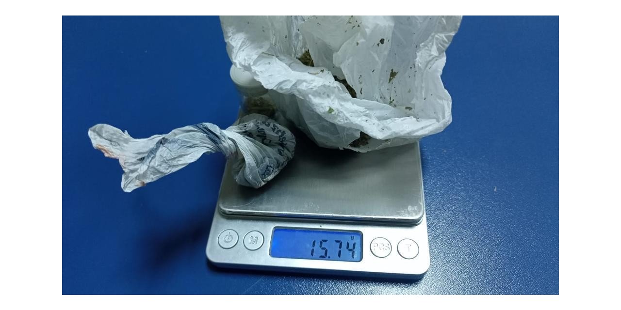 Güven timlerini görünce kaçmaya çalışan torbacı yakalandı