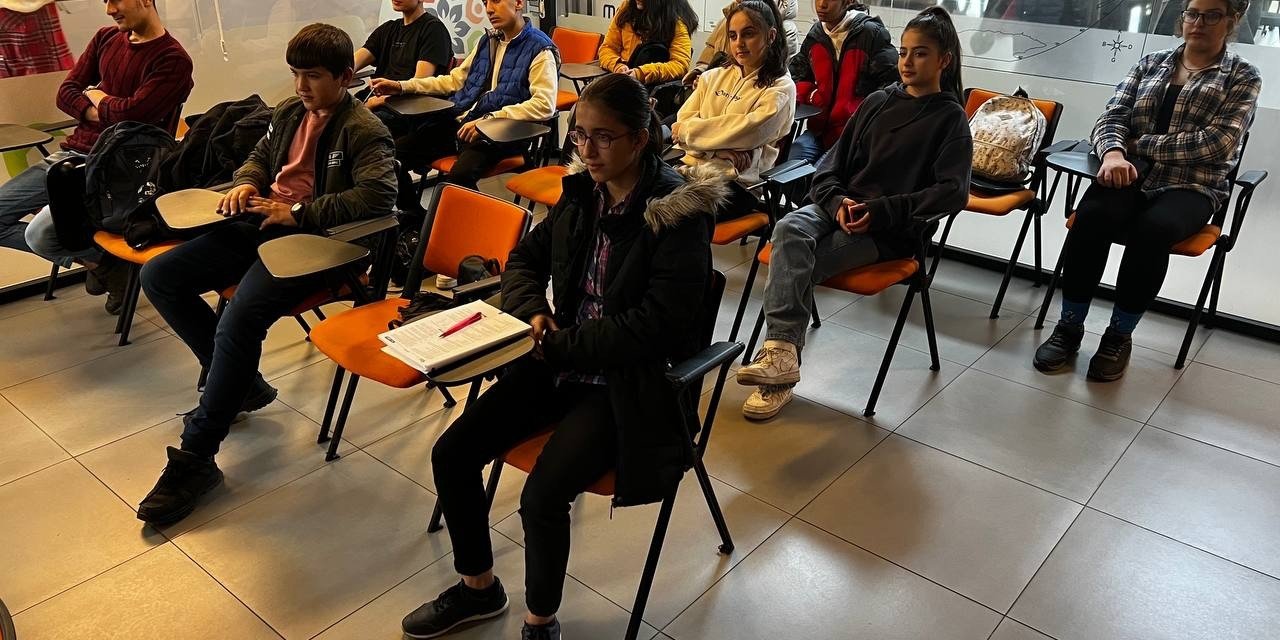 Mardin Büyükşehir Belediyesi Gençlik Merkezinde YKS kursları devam ediyor