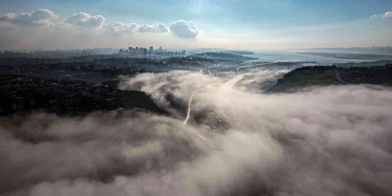 Sis bulutları Başakşehir ve Sazlıdere gölü çevresinde kartpostallık kareler oluşturdu