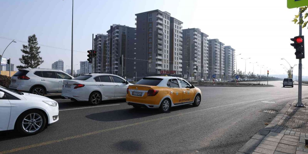 Diyarbakır’da kavşak sinyalizasyon çalışmaları sürüyor