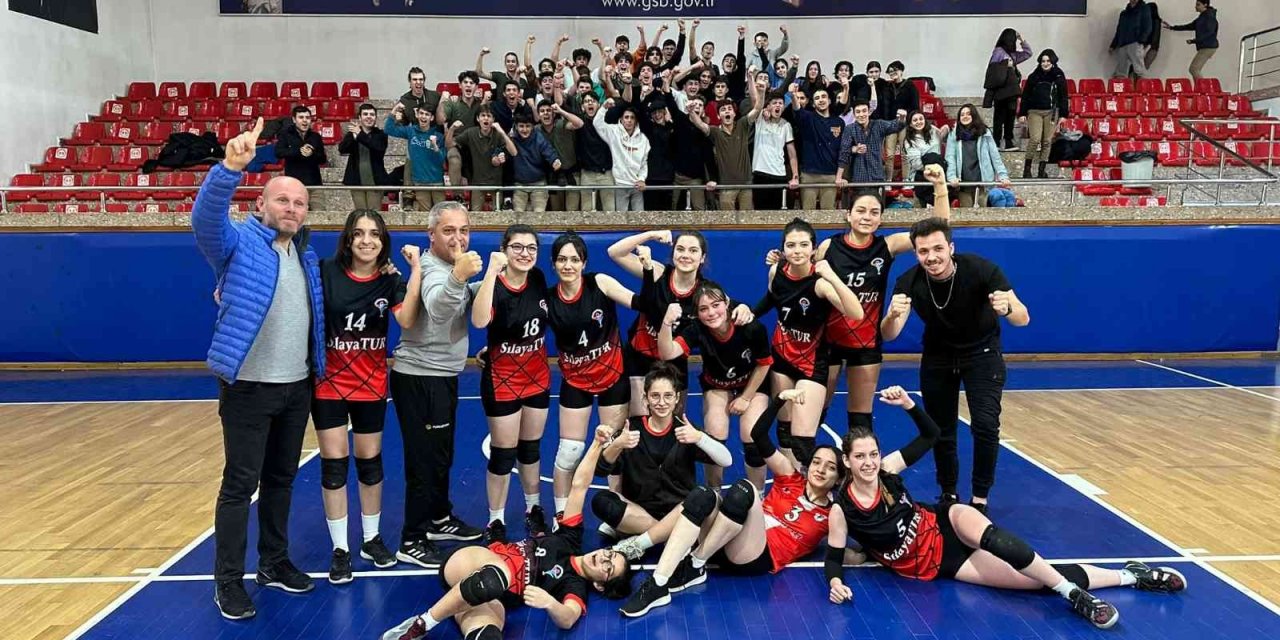 Şampiyon Farabi Anadolu Lisesi oldu