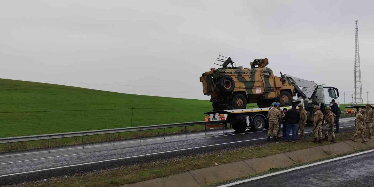 Zırhlı askeri araç devrildi, 6 asker yaralı