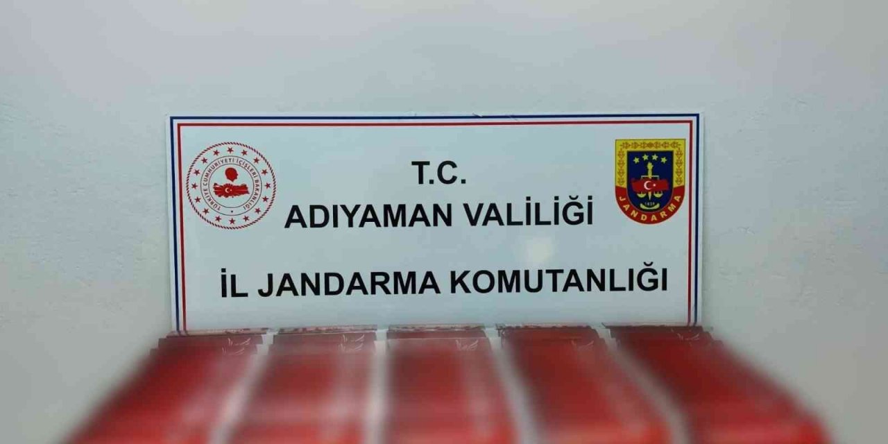 Jandarma 400 paket kaçak sigara ele geçirdi