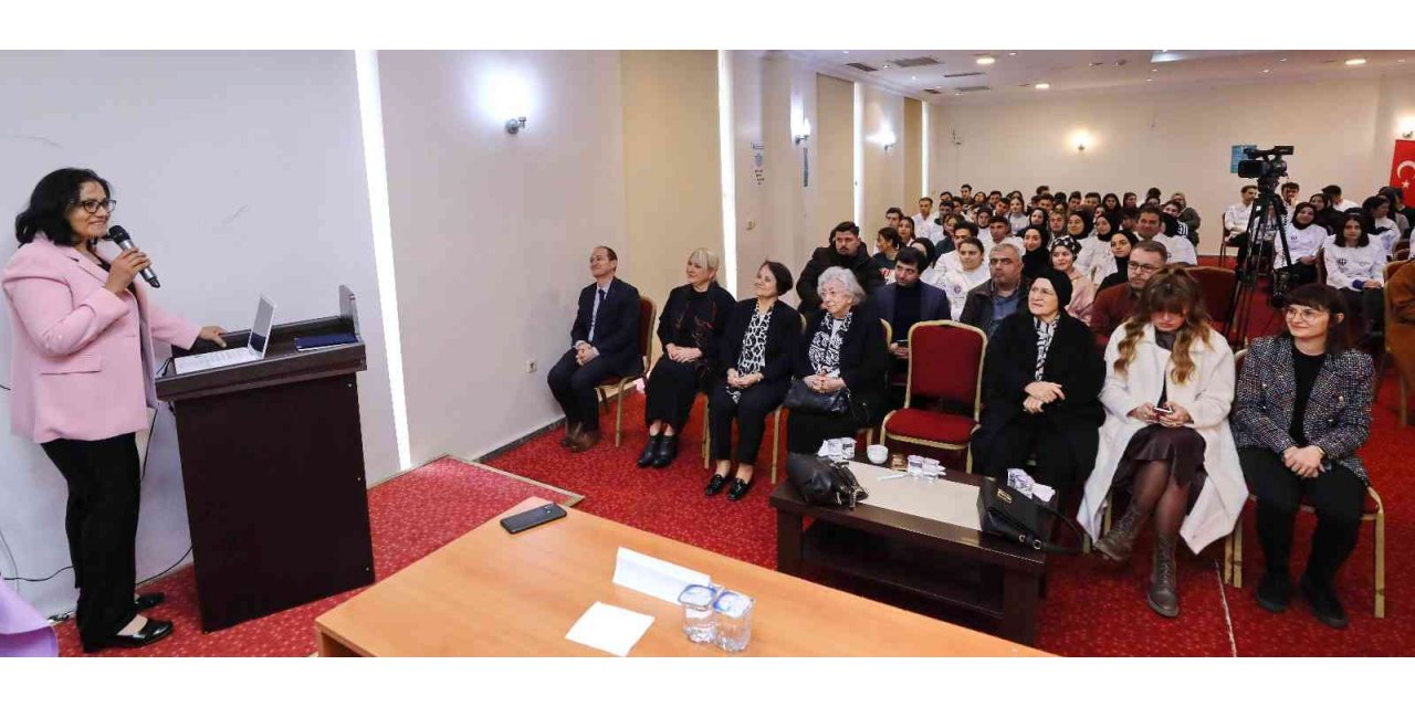 GAÜN’de "Gazi Mutfakta Kadın Eli" paneli