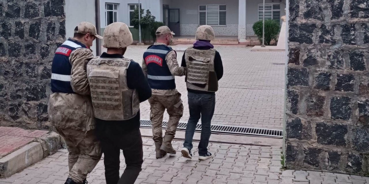 Şanlıurfa’da aranan cinayet şüphelileri çok sayıda silah ile yakalandı
