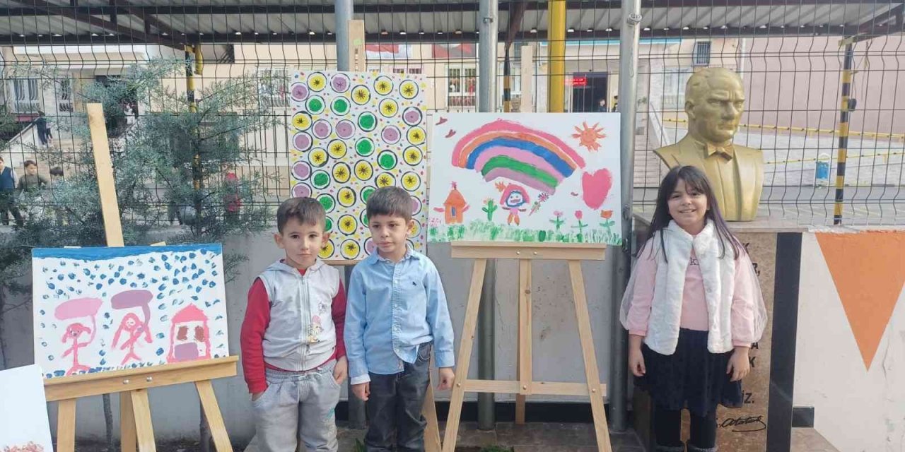 Miniklerden doğa temalı resim sergisi