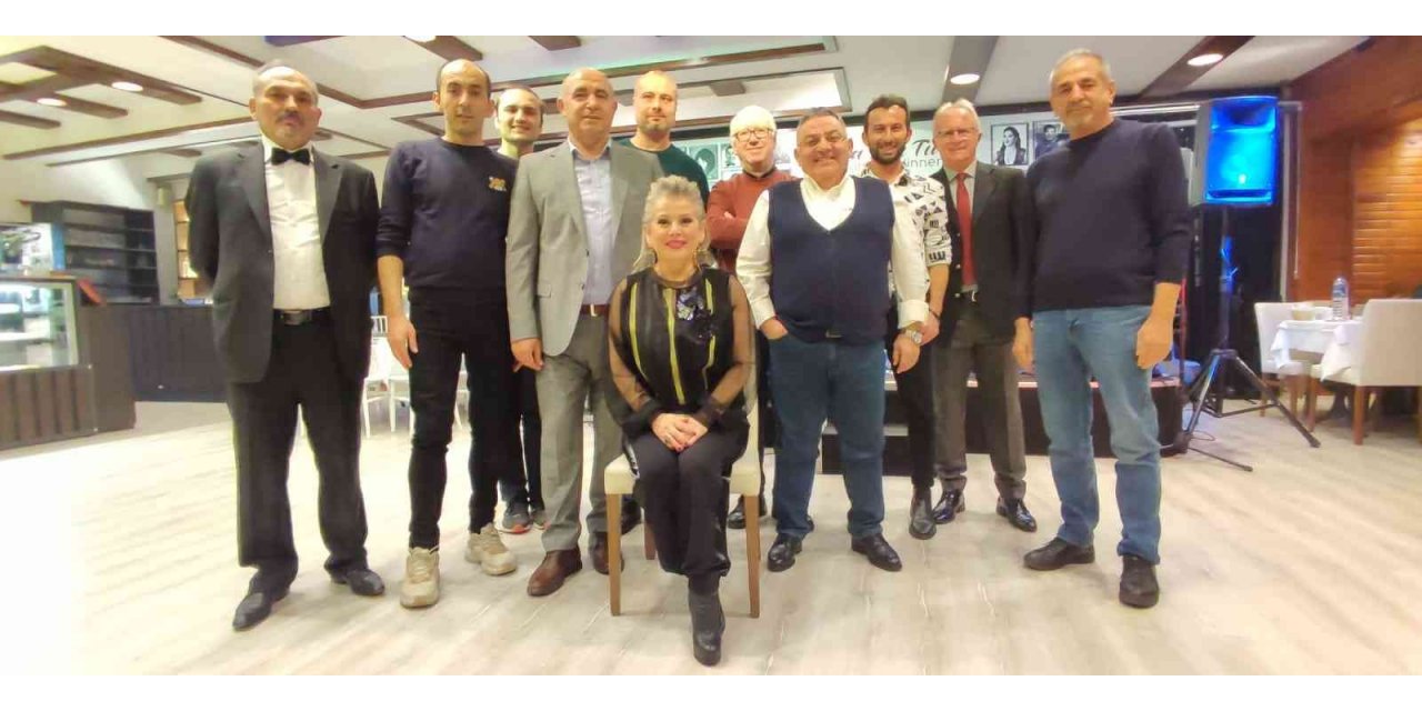 Türk sanat müziği korosundan unutulmaz gece