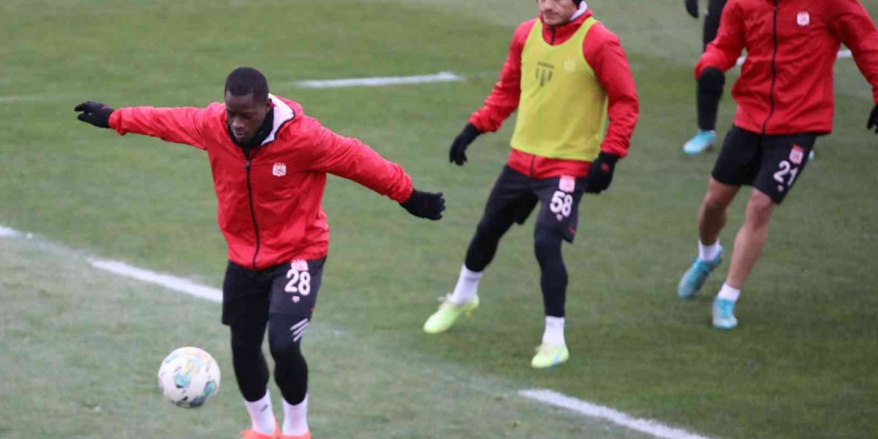 Sivasspor teknik direktörsüz çalıştı