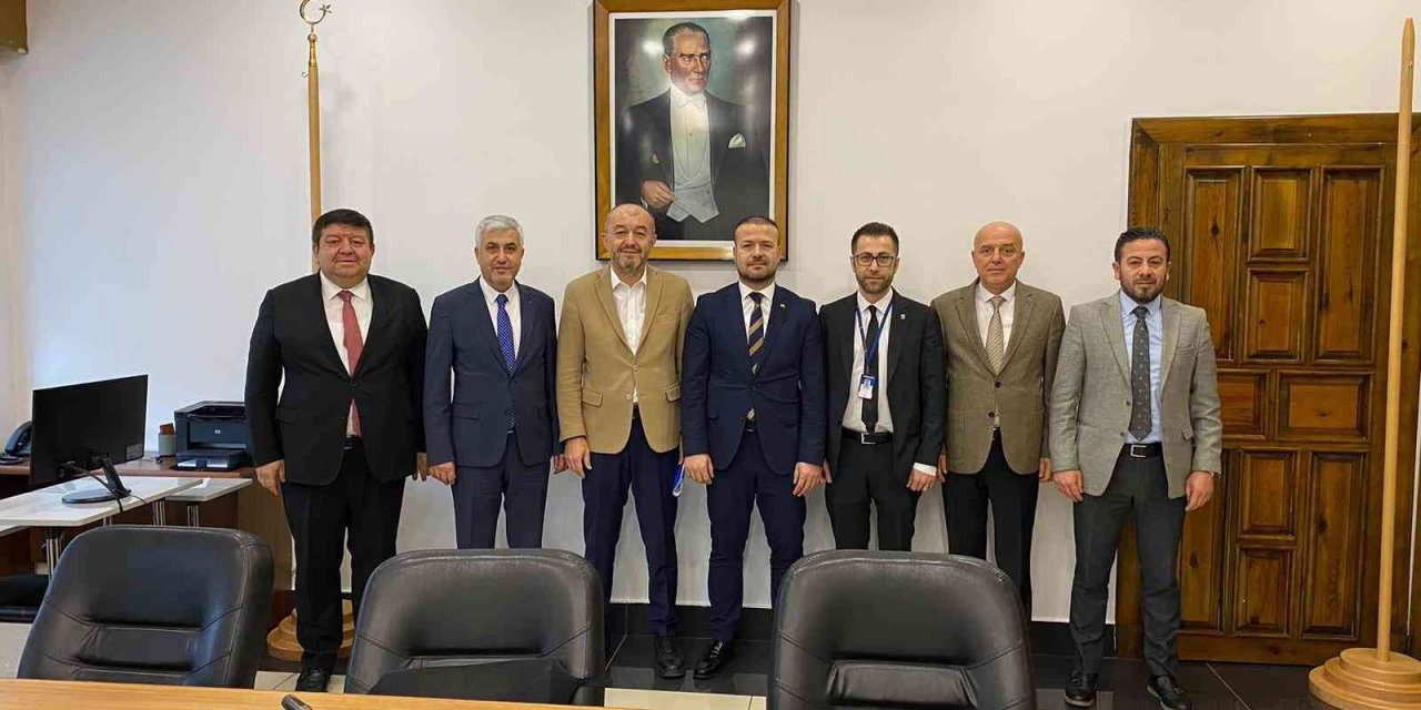 Özçelik İş Sendikası TİS taslaklarını KARDEMİR ve KARDÖKMAK’a teslim etti