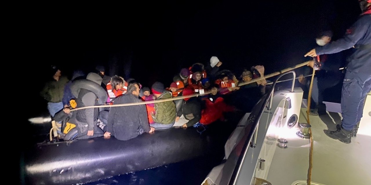 Yunanistan’ın ölüme ittiği 182 düzensiz göçmen kurtarıldı