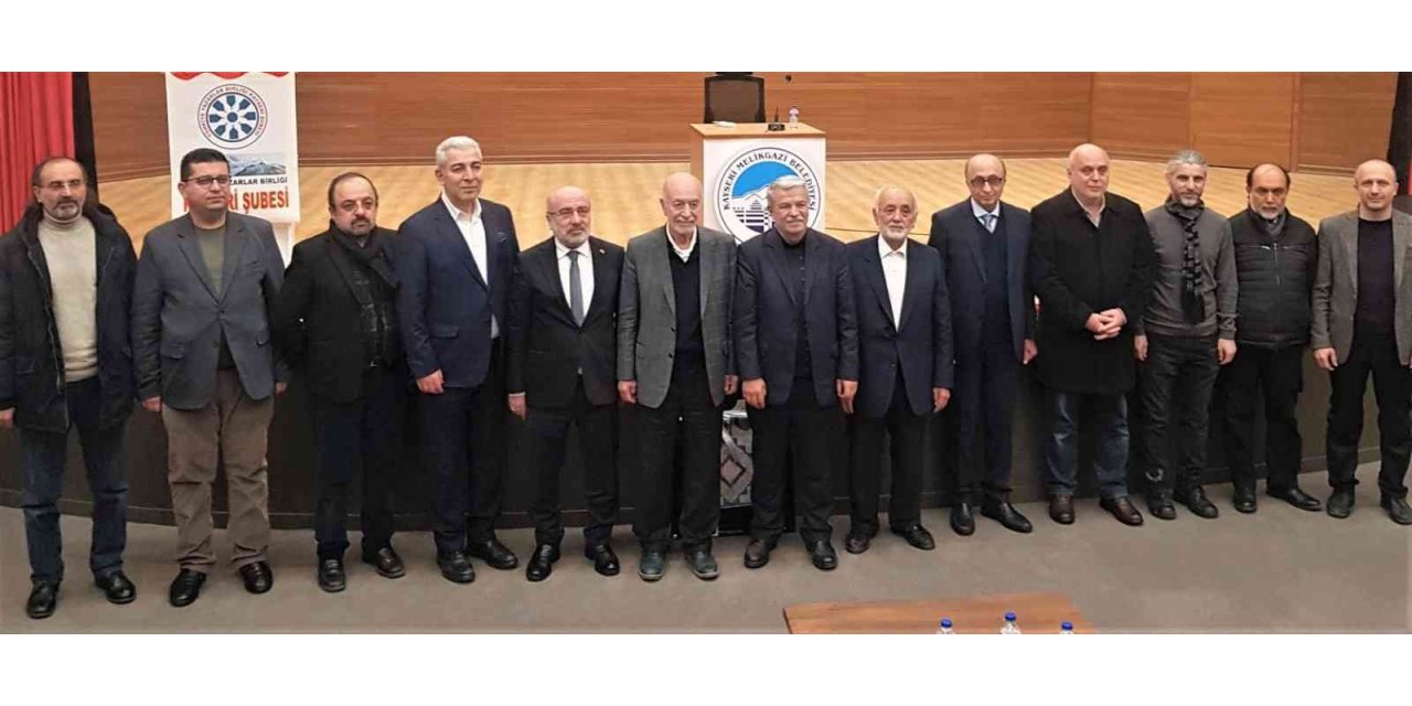 Şair-Yazar Metin Önal Mengüşoğlu ’Ahlak ve Düşünce Adamı Mehmet Akif’ konferansına katıldı