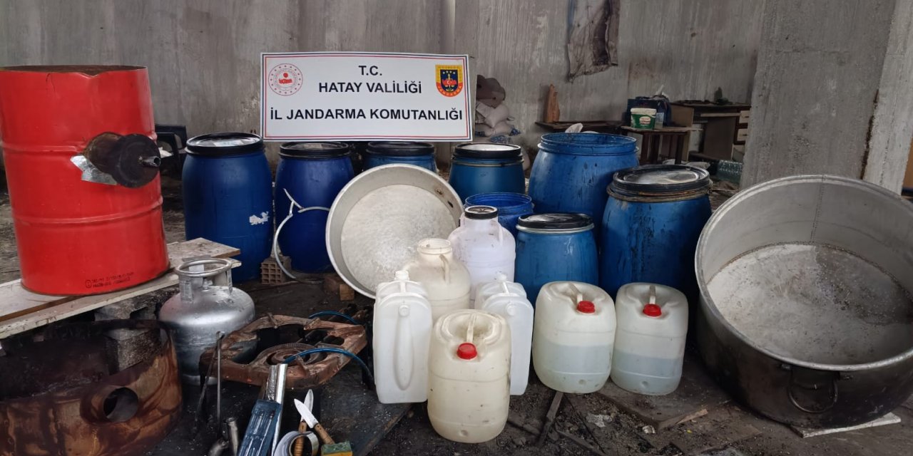 Hatay’da 1 ton sahte alkol ele geçirildi