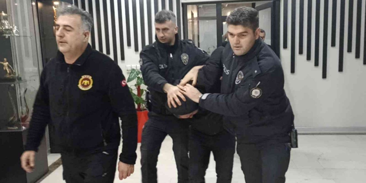 Bolu Belediyesi’ni birbirine katan saldırgan gözaltına alındı