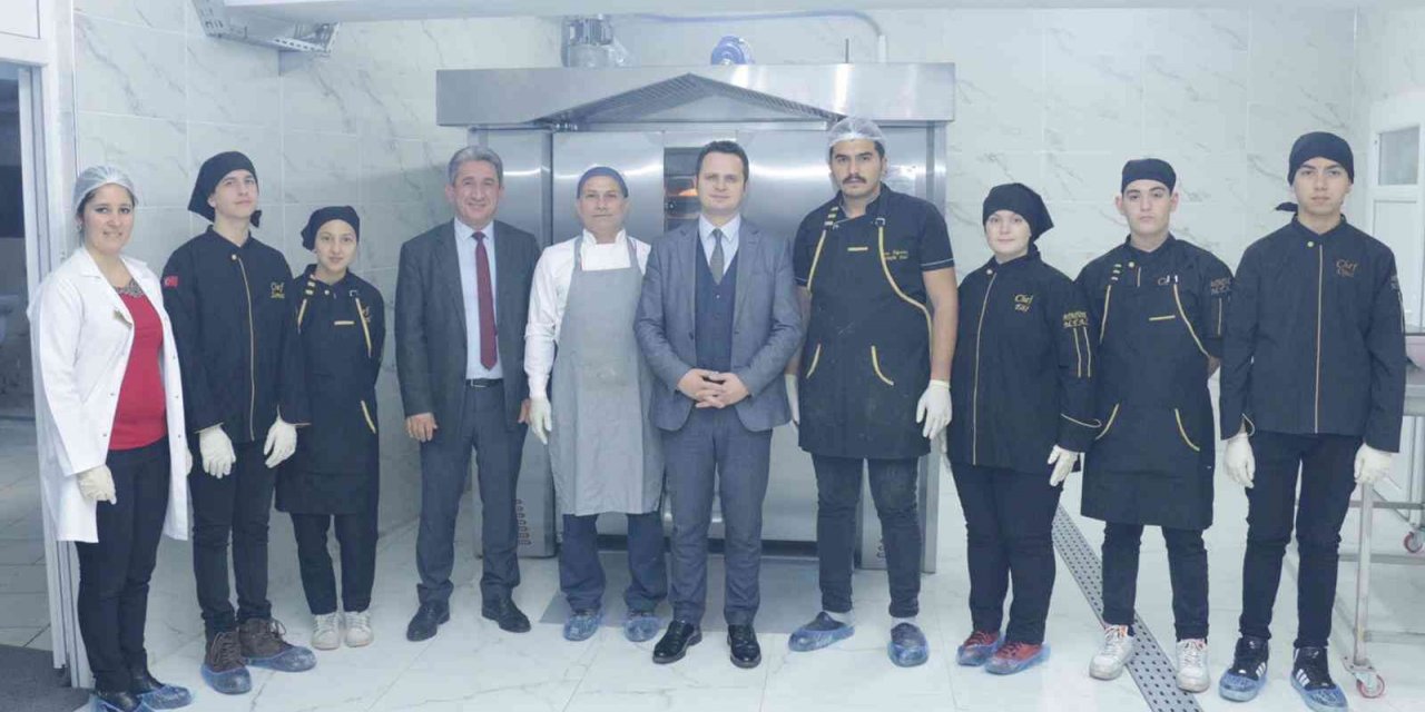 Muğla’da meslek lisesinde ekmek üretimi başladı