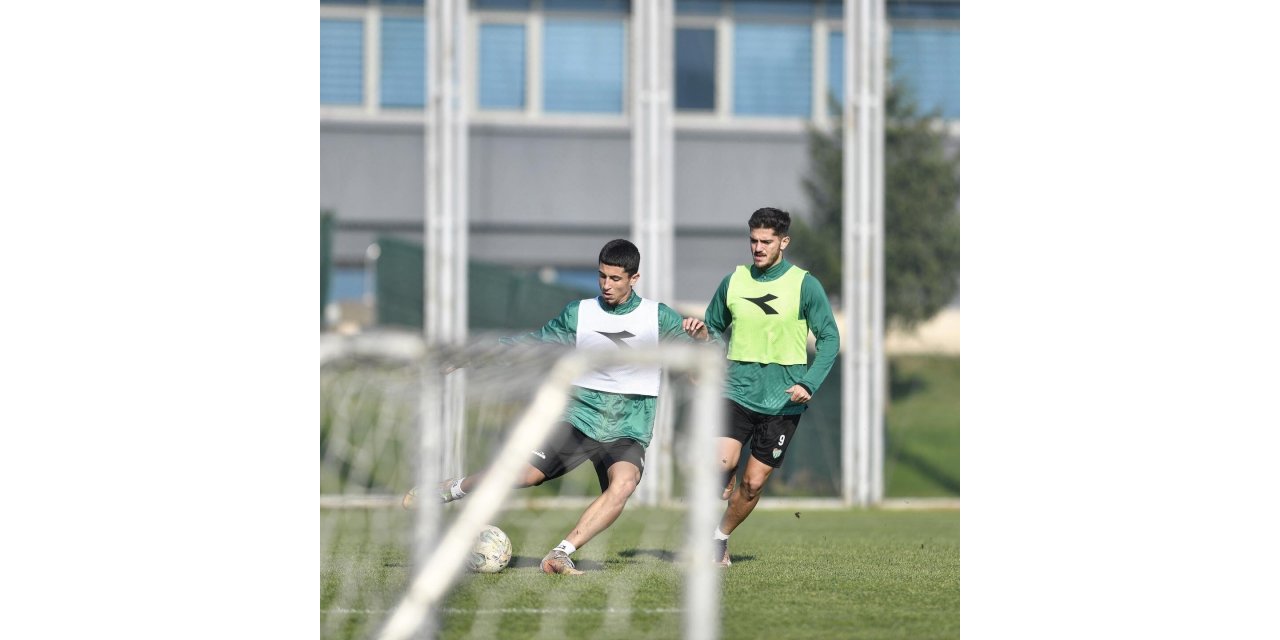 Bursaspor’da hücum ve savunma çalışması yapıldı