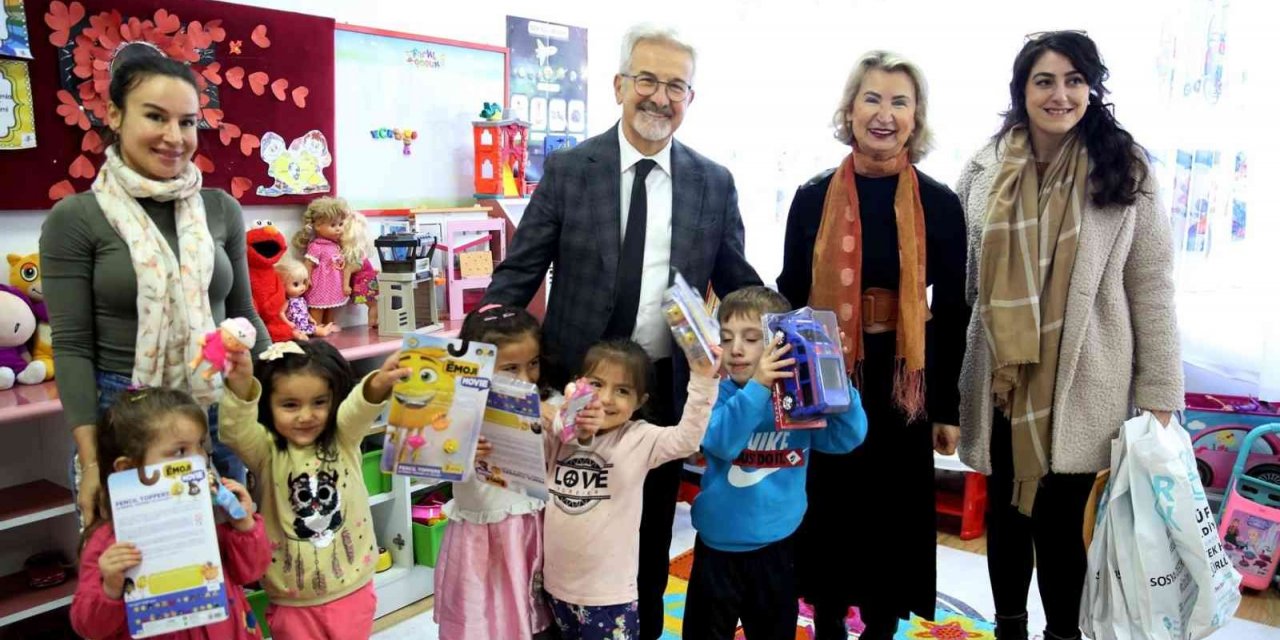 Başkan Erdem’den çocukların yüzünü güldürdü