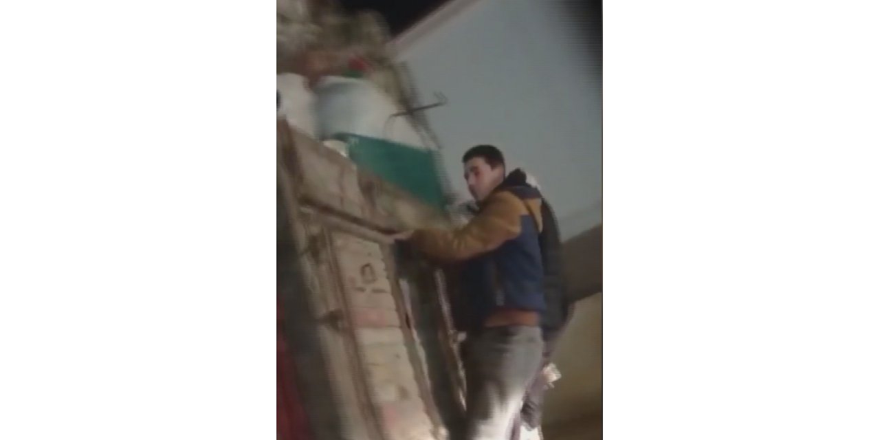 Kamyonet arkasına asılıp, ölüme davetiye çıkardılar