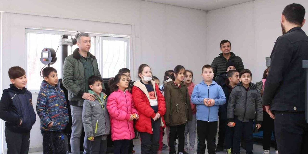 Minik öğrenciler mamaların nasıl üretildiğini gördü