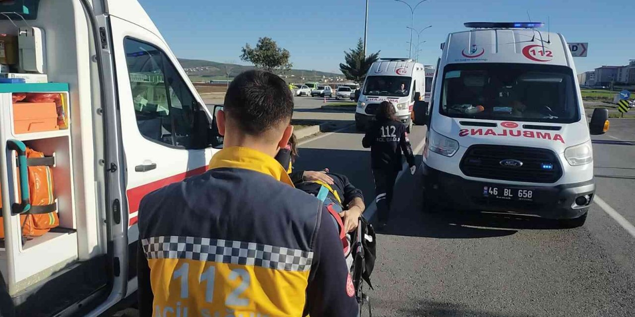 Kahramanmaraş’taki kazada 12 kişi yaralandı