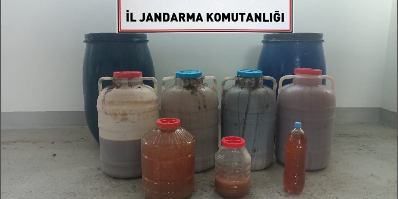 Jandarma ekipleri 407 litre el yapımı şarap ele geçirdi