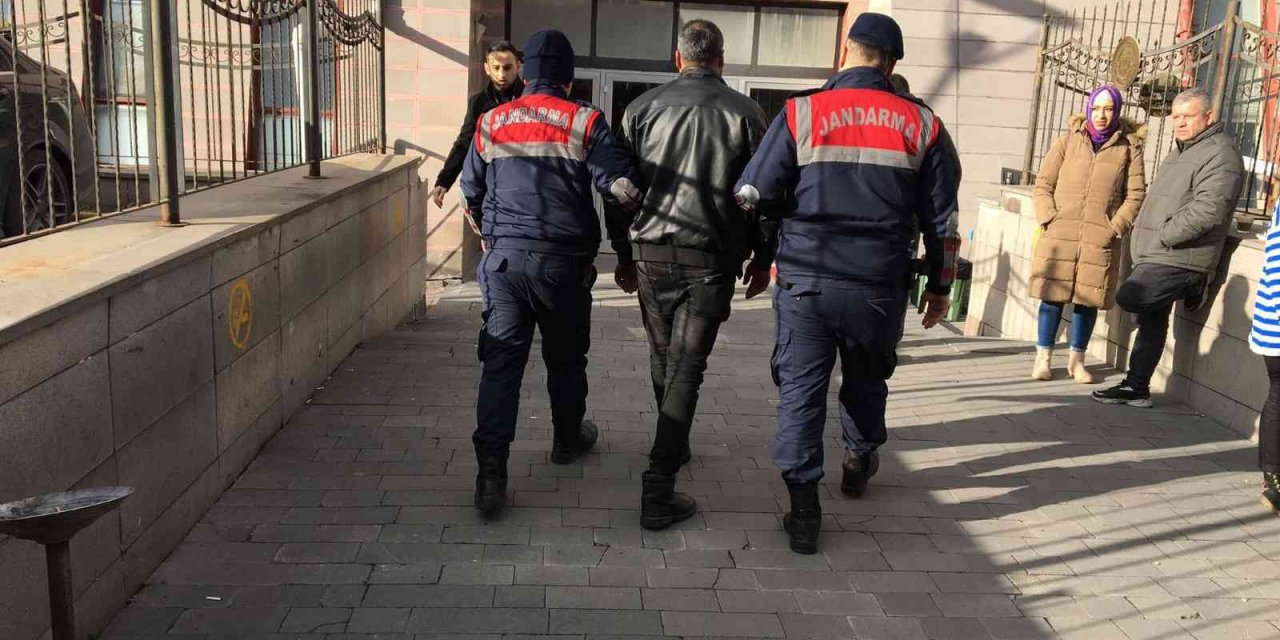 Aranması olan şahıs jandarma ekiplerince yakalandı
