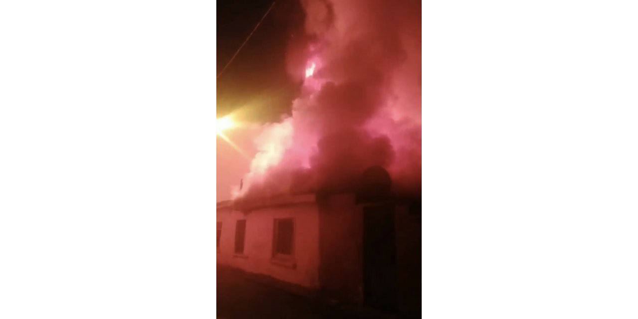 Bursa’da müstakil ev alev alev yandı