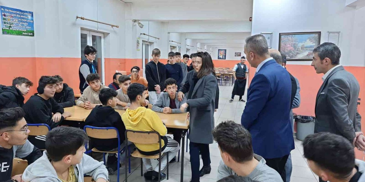 Vali Yardımcısı Dilce, Fen Lisesi öğrencileriyle buluştu