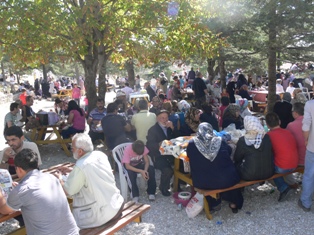 Silleliler gönüllerince hasret giderdi
